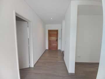 CASA A ESTRENAR EN BARRIO SAN PABLO, PILAR! EXCELENTE CALIDAD DE CONSTRUCCION!