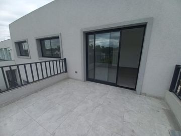 CASA A ESTRENAR EN BARRIO SAN PABLO, PILAR! EXCELENTE CALIDAD DE CONSTRUCCION!
