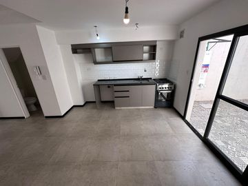 duplex de 3 ambientes con cochera y patio en Lomas de Zamora