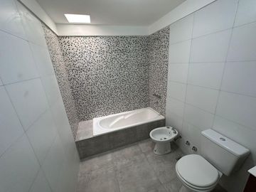 duplex de 3 ambientes con cochera y patio en Lomas de Zamora