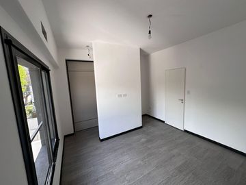 duplex de 3 ambientes con cochera y patio en Lomas de Zamora