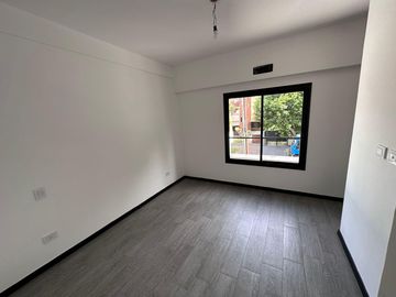 duplex de 3 ambientes con cochera y patio en Lomas de Zamora