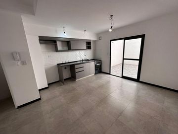 duplex de 3 ambientes con cochera y patio en Lomas de Zamora