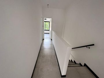 duplex de 3 ambientes con cochera y patio en Lomas de Zamora