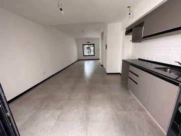 duplex de 3 ambientes con cochera y patio en Lomas de Zamora