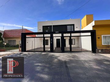 duplex de 3 ambientes con cochera y patio en Lomas de Zamora