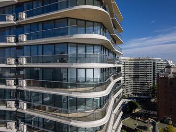 Venta departamento 6 ambientes en La Lucila con vista al río