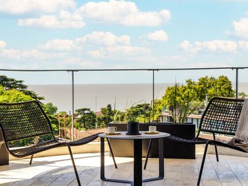 Venta departamento 6 ambientes en La Lucila con vista al río
