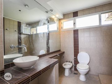 Casa 2 dormitorios, Jardín y Piscina - Puerto Roldán - Roldán | Venta