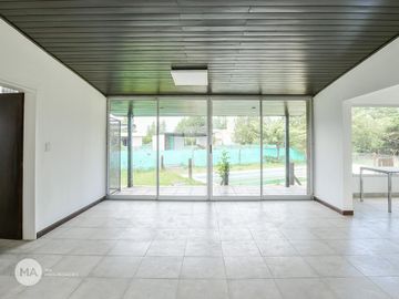 Casa 2 dormitorios, Jardín y Piscina - Puerto Roldán - Roldán | Venta