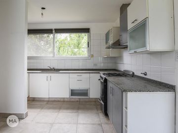 Casa 2 dormitorios, Jardín y Piscina - Puerto Roldán - Roldán | Venta