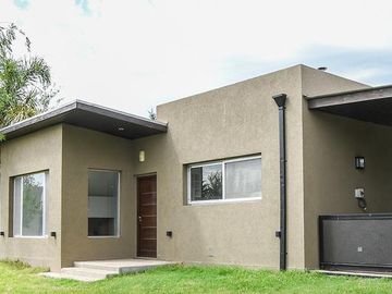 Casa 2 dormitorios, Jardín y Piscina - Puerto Roldán - Roldán | Venta