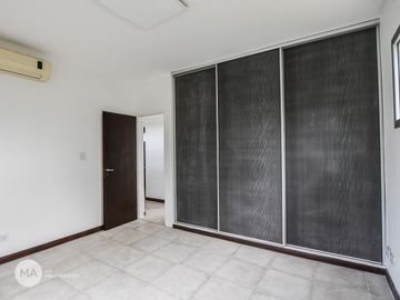 Casa 2 dormitorios, Jardín y Piscina - Puerto Roldán - Roldán | Venta