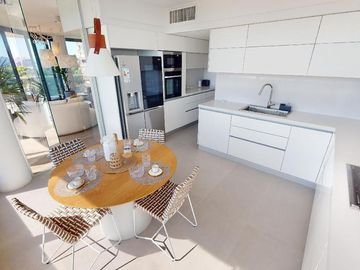 Venta departamento 6 ambientes en La Lucila con vista al río
