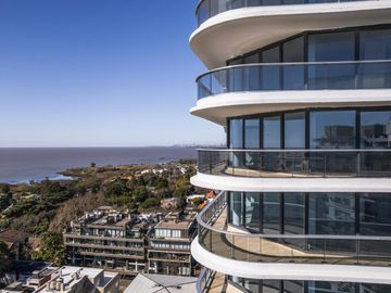 Venta departamento 6 ambientes en La Lucila con vista al río