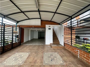 CASA EN VENTA EN CIUDAD PACFICA CON LOCAL COMERCIAL (JD)