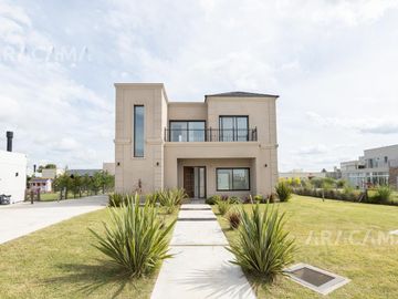 VENTA CASA EN LOS TALAS - CANNING
