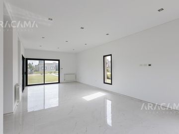 VENTA CASA EN LOS TALAS - CANNING