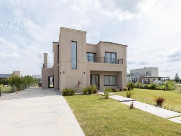 VENTA CASA EN LOS TALAS - CANNING