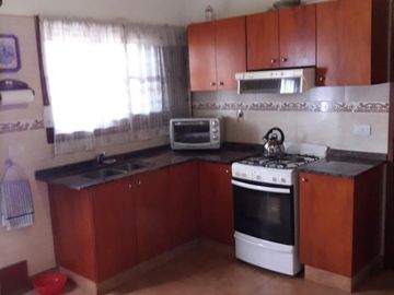 Cordoba la cumbre chalet 5 ambientes escritorio cocheras jardin
