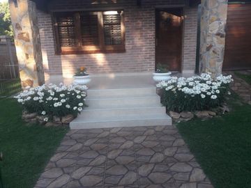 Cordoba la cumbre chalet 5 ambientes escritorio cocheras jardin
