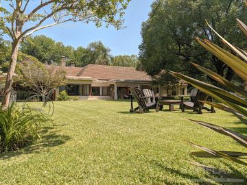 Venta Casa 5 dormitorios Fisherton residencial - Morrison esquina Olmos Rosario