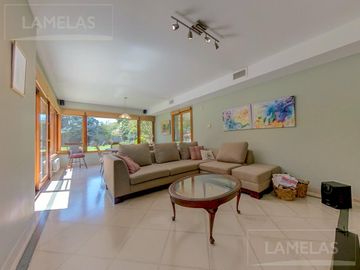 Venta Casa 5 dormitorios Fisherton residencial - Morrison esquina Olmos Rosario