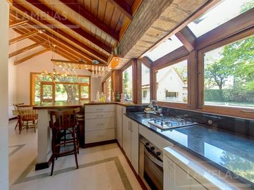 Venta Casa 5 dormitorios Fisherton residencial - Morrison esquina Olmos Rosario