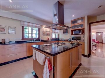 Venta Casa 5 dormitorios Fisherton residencial - Morrison esquina Olmos Rosario