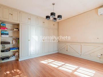 Venta casa 5 ambientes con garaje, quincho y piscina en Haedo.