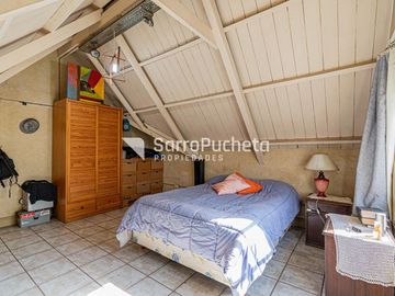 Venta casa 5 ambientes con garaje, quincho y piscina en Haedo.