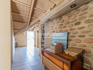 Venta casa 5 ambientes con garaje, quincho y piscina en Haedo.