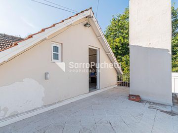 Venta casa 5 ambientes con garaje, quincho y piscina en Haedo.