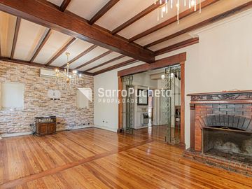 Venta casa 5 ambientes con garaje, quincho y piscina en Haedo.