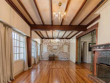 Venta casa 5 ambientes con garaje, quincho y piscina en Haedo.