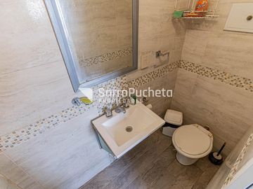 Venta casa 5 ambientes con garaje, quincho y piscina en Haedo.