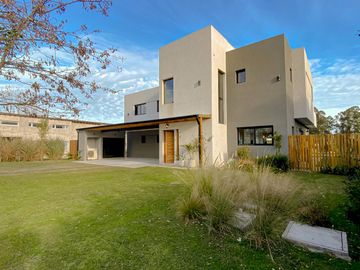 Casa en Barrancas de San Benito Country Club