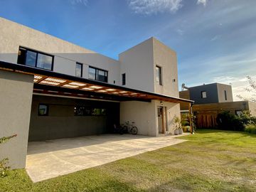 Casa en Barrancas de San Benito Country Club