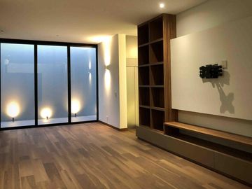 Casa en venta en coto Alcazar Oriente