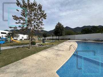 CASA EN VENTA AMORADA RESIDENCIAL ZONA CARRETERA NACIONAL SANTIAGO