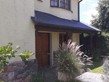 VENDO CASA DE 3 DORMITORIOS EN TALAR DE MENDIOLAZA
