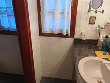 Espectacular casa en Granja de Funes!!5 dorm, 3 baños Cochera doble Pileta!!!!!!