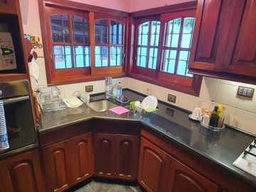 Espectacular casa en Granja de Funes!!5 dorm, 3 baños Cochera doble Pileta!!!!!!