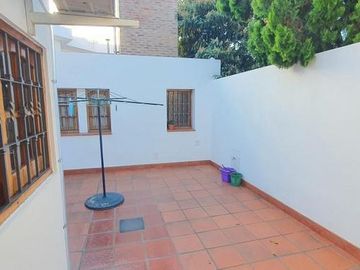 Espectacular casa en Granja de Funes!!5 dorm, 3 baños Cochera doble Pileta!!!!!!