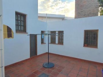 Espectacular casa en Granja de Funes!!5 dorm, 3 baños Cochera doble Pileta!!!!!!