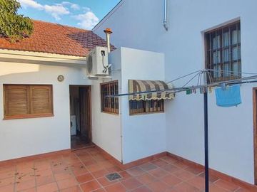 Espectacular casa en Granja de Funes!!5 dorm, 3 baños Cochera doble Pileta!!!!!!
