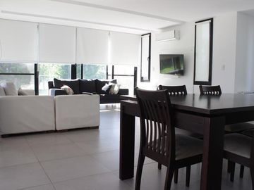 AV FUERZA AEREA 4200 MIRAFLORES - VENTA CASA 3 DORMITORIOS   PISCINA   PARQUE EN FUNES
