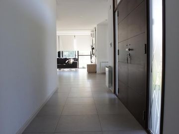 AV FUERZA AEREA 4200 MIRAFLORES - VENTA CASA 3 DORMITORIOS   PISCINA   PARQUE EN FUNES