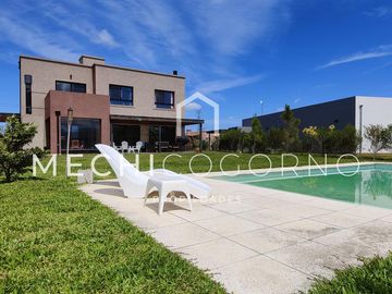 Casa 3 dormitorios venta en San Gabriel, Villa Nueva