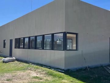 Casa en venta - 3 Dormitorios 3 Baños - Cochera - 857Mts2 - Abasto, La Plata